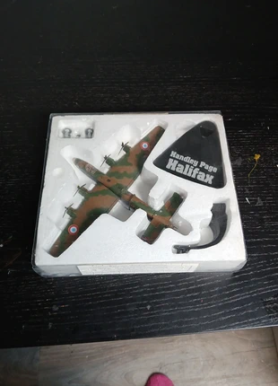 Modèle avion de combat, brand: Atlas, condition: Very good, size: One size, €6.00, €7.00 includes Buyer Protection