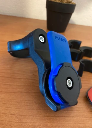 Suporte de telemóvel, merk: Quad Lock, staat: Nieuw met prijskaartje, € 10,00, € 11,20 inclusief Kopersbescherming