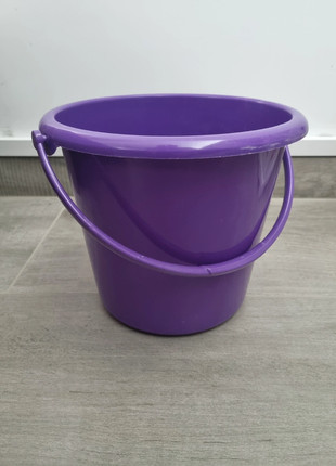 Paarse kleine emmer. Compact, stevig & veelzijdig in gebruik!, état: Très bon état, 3,99 €, 4,89 € Protection acheteurs incluse
