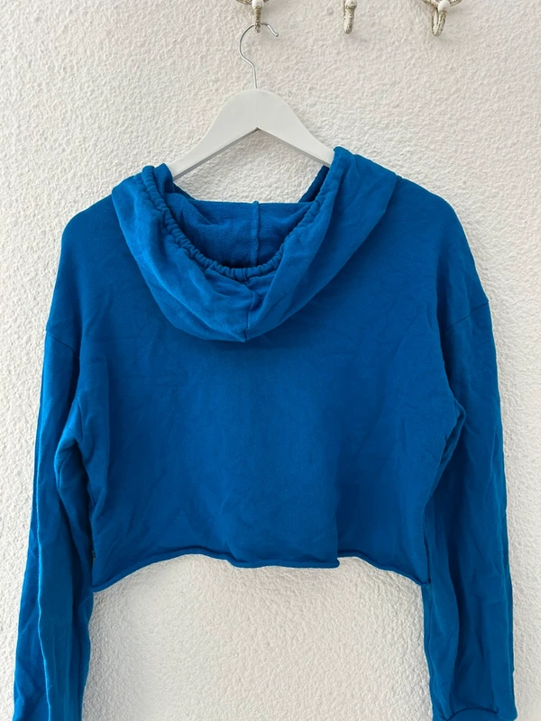 Sweat crop top bleu - photo numéro 4