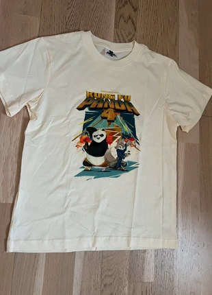Tee shirt kung fu panda 4, marque: Kung Fu Panda, état: Neuf sans étiquette, taille: M, 1,00 €, 1,75 € Protection acheteurs incluse