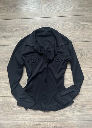 chic black button up with pockets, brand: Fashion, condizioni: Ottime, taglia: S / IT 40 / EU 36, €8.00, €9.10 include la Protezione acquisti