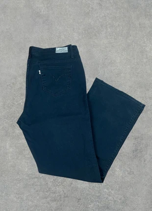 Jean Levis femme night blues taille mi-haute coupe droite W40-50FR noir patch brodé argenté, marke: Levi Strauss & Co., zustand: Sehr gut, größe: 5XL / 50 / 22, 16,50 €, 18,03 € beinhaltet Vinted-Käuferschutz Pro