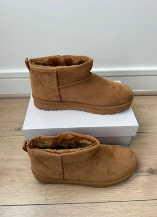 Bottines fourrées camel tendance, 39, jamais portées, brand: Boutique Parisienne, condizioni: Ottime, taglia: 39, €20.00, €21.70 include la Protezione acquisti Pro