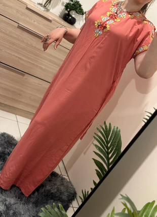 Robe traditionnelle maison brodée corail – style djeba / bad3iya – neuve, brand: Maison, condizioni: Ottime, taglia: L / IT 44 / EU 40, €15.00, €16.45 include la Protezione acquisti