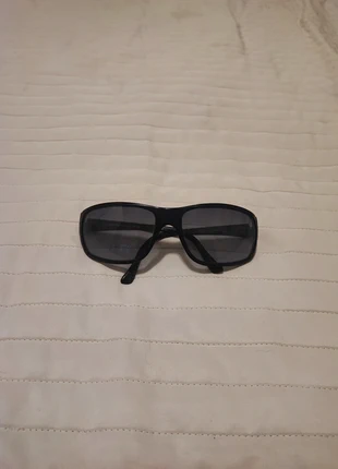 Giorgio Armani Sunglasses - Black Frame, marque: Giorgio Armani, état: Bon état, 10,00 €, 11,20 € Protection acheteurs incluse
