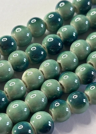 A699, lot de 45 perles bicolores en céramique 8mm, staat: Nieuw zonder prijskaartje, € 6,00, € 7,00 inclusief Kopersbescherming Pro