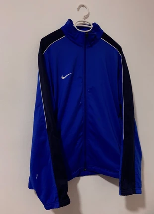 Vintage Sweatshirt Zip Nike 200s, marke: Nike, zustand: Gut, größe: L, 5,90 €, 6,90 € inklusive Vinted-Käuferschutz