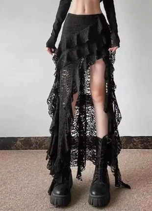 Jupe en dentelle noire taille M, marke: YKK, zustand: Neu, größe: M / 38 / 10, 45,00 €, 47,95 € inklusive Vinted-Käuferschutz