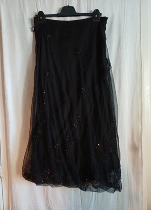 Midi rok, dubbellaags, tule geborduurde bovenkant. M. Zwart, marque: Didi, état: Très bon état, taille: M / 38 / 10, 7,50 €, 8,58 € Protection acheteurs incluse