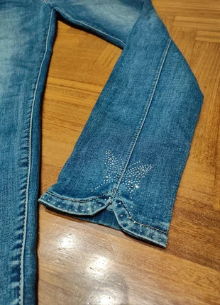 Jeans lavaggio medio con farfalla di strass – Stile fairycore – Taglia L, marke: Fairy, zustand: Sehr gut, größe: L / 40 / 12, 6,50 €, 7,53 € inklusive Vinted-Käuferschutz