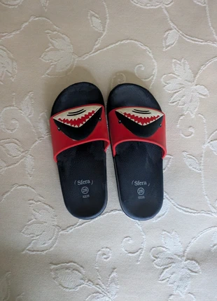 Chanclas piscina niño (talla28)., merk: Sfera, staat: Nieuw zonder prijskaartje, maat: 28, € 5,00, € 5,95 inclusief Kopersbescherming