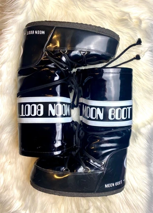 Moon Boot noire en vinyle vernies T39/41, merk: Moon Boot, staat: Goed, maat: 40, € 170,00, € 179,20 inclusief Kopersbescherming