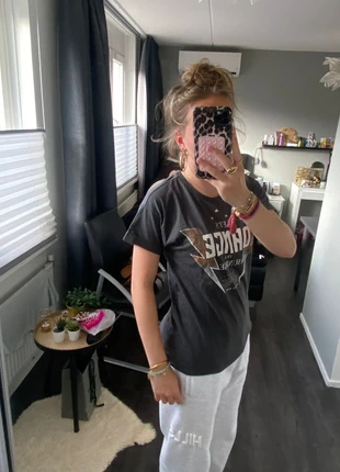 T-shirt, brand: Colourful Rebel, condizioni: Buone, taglia: XS / IT 38 / EU 34, €4.00, €4.90 include la Protezione acquisti