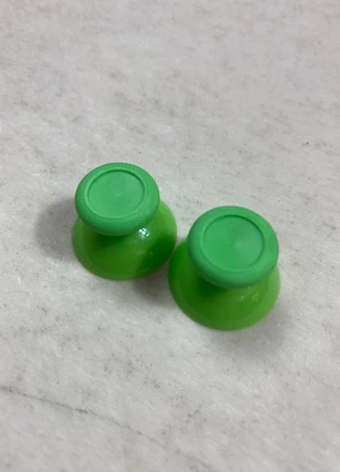 📀 Joysticks Xbox One / Series – Vert – Lot de 2 – Neuf, brand: Xbox, condition: New without tags, €3.00, €3.85 includes Buyer Protection