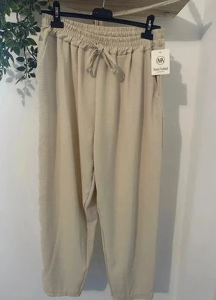 Pantalon Femme Crème avec Poches – Grande Taille jusqu’au 54, merk: nana fashion, staat: Nieuw met prijskaartje, maat: 7XL / 54 / 26, € 12,00, € 13,30 inclusief Kopersbescherming