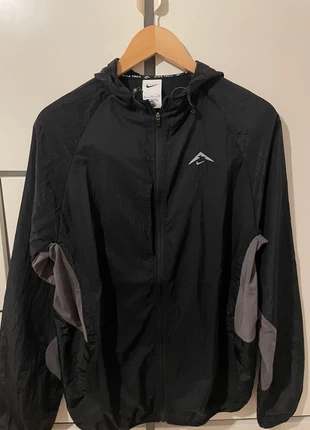 Veste Nike trail, marque: Nike, état: Neuf avec étiquette, taille: L, 54,99 €, 58,44 € Protection acheteurs incluse