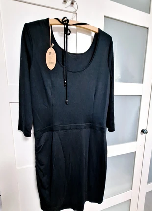 Schwarzes Casualkleid mit tiefem Rücken, marque: Esprit, état: Neuf avec étiquette, taille: XL / 42 / 14, 7,50 €, 8,58 € Protection acheteurs incluse