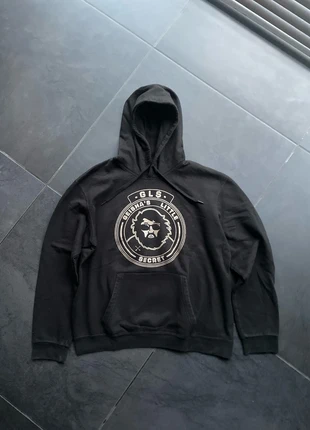 Zwarte hoodie met opdruk, merk: Kariban, staat: Heel goed, maat: L, € 4,00, € 4,90 inclusief Kopersbescherming