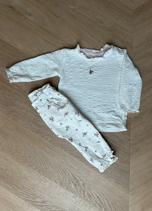 Feetje broek en top aop Blossum off white, marca: Feetje, estado: Bueno, tamaño: 9-12 meses / 74 cm, 14,00 €, 15,40 € Protección al comprador incluida