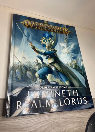 Warhammer aos Battletome Lumineth Realms-Lords, marke: Games Workshop, zustand: Sehr gut, 15,00 €, 16,45 € inklusive Vinted-Käuferschutz