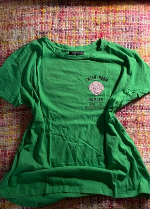 maglietta simpatica verde, brand: Bershka, condizioni: Nuovo senza cartellino, taglia: M / IT 42 / EU 38, €4.00, €4.90 include la Protezione acquisti