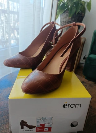 Chaussure plateforme à talons marron 38 style cuir vintage old money chic, merk: éram, staat: Nieuw met prijskaartje, maat: 38, € 13,00, € 14,35 inclusief Kopersbescherming