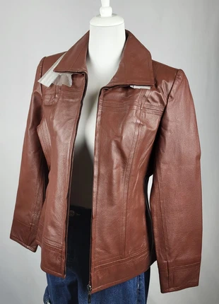 Veste femme cuir véritable marron vintage 90s coupe cintrée col large zipé made in Europe 40, marque: Vintage Dressing, état: Neuf sans étiquette, taille: M / 38 / 10, 35,00 €, 37,45 € Protection acheteurs (Pro) incluse