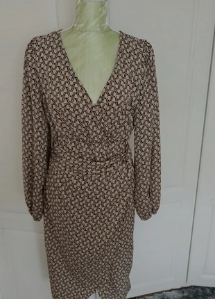 Wrap style midi dress. Size Medium, brand: Shein, condition: Very good, size: M / 38 / 10, €6.99, €8.04 includes Buyer Protection