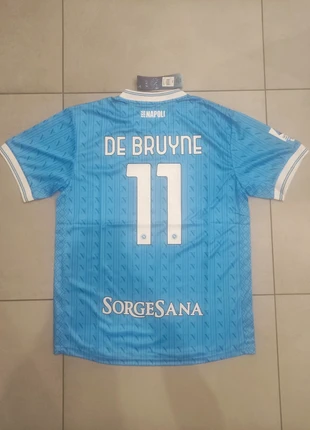 Maglia SSC Napoli Casa De Bruyne XL 2025/26, marke: EA7 Emporio Armani, zustand: Neu, mit Etikett, größe: XL, 30,00 €, 32,20 € inklusive Vinted-Käuferschutz