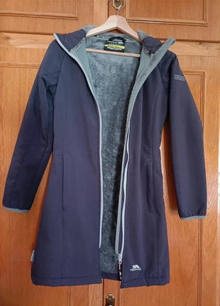 Chaqueta técnica morada Trespass XXS, Impermeable 8000MM, 3000MVP Softshell cálido y elegante, marca: Trespass, estado: Muy bueno, tamaño: XXS / 32 / 4, 52,00 €, 55,30 € Protección al comprador incluida