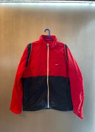 Cortavientos Nike, marca: Nike, estado: Muy bueno, tamaño: M, 40,00 €, 42,00 € Protección al comprador incluida