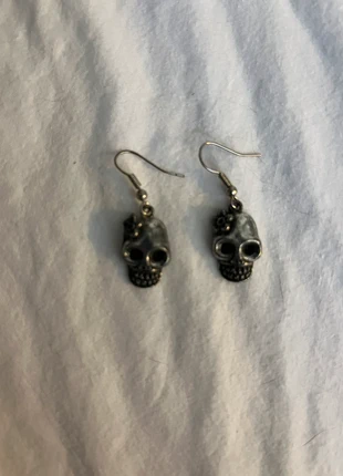 Boucles tête de mort, brand: pas de marque, condition: Very good, €8.00, €9.10 includes Buyer Protection