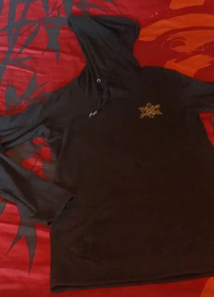 T-shirt a capuche John Galliano, brand: John Galliano, condition: Very good, size: XL, €50.00, €53.20 includes Buyer Protection