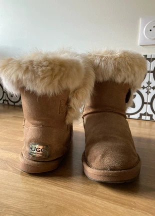 Bottes UGG 36/37, marque: UGG, état: Très bon état, taille: 37, 50,00 €, 53,20 € Protection acheteurs incluse