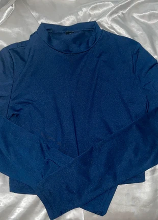 Crop top Blue long sleeve, merk: AYBL, staat: Heel goed, maat: XS / 34 / 6, € 4,50, € 5,43 inclusief Kopersbescherming