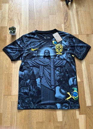 Maillot Brésil 🇧🇷 concept, marque: Nike, état: Neuf avec étiquette, taille: M, 40,00 €, 42,70 € Protection acheteurs incluse