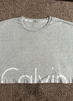 Calvin Klein Grey Cropped Logo T-Shirt (Size S), brand: Calvin Klein, condition: Very good, size: S / 8, £10.00, £11.20 includes Buyer Protection