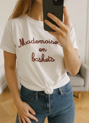 T-shirt Blanc Femme « Mademoiselle en Baskets » 100% Coton – Style Décontracté Chic, staat: Nieuw zonder prijskaartje, maat: L / 40 / 12, € 13,00, € 14,35 inclusief Kopersbescherming