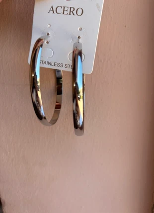 Silver hoops earrings, marque: Local, état: Neuf avec étiquette, 5,00 €, 5,95 € Protection acheteurs incluse