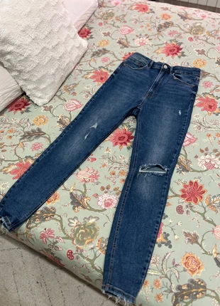 Jeans rotos Stradivarius - Talla 40, merk: Stradivarius, staat: Heel goed, maat: L / 40 / 12, € 12,00, € 13,30 inclusief Kopersbescherming