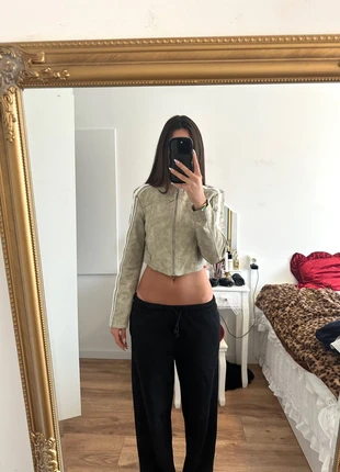 Cropped eco leather Jacket, marque: Bershka, état: Neuf sans étiquette, taille: XS / 34 / 6, 14,00 €, 15,40 € Protection acheteurs incluse