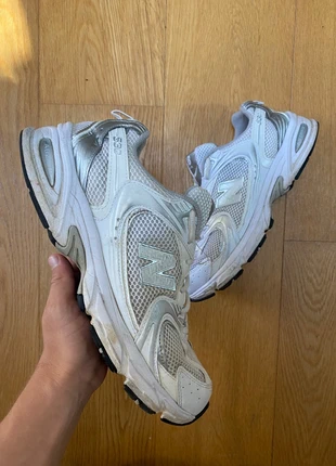 New Balance 530 grise et blanche | taille 43, marke: New Balance, zustand: Neu, größe: 43, 55,00 €, 58,45 € inklusive Vinted-Käuferschutz