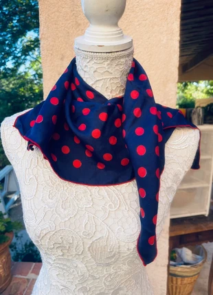 Foulard pure soie naturelle, brand: Vintage, condition: Very good, €12.00, €13.30 includes Buyer Protection