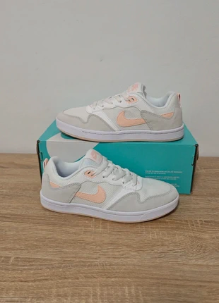 Sneakers nike taglia 36.5 nuove mai indossate, marke: Nike, zustand: Sehr gut, größe: 36.5, 38,00 €, 40,60 € beinhaltet Vinted-Käuferschutz Pro