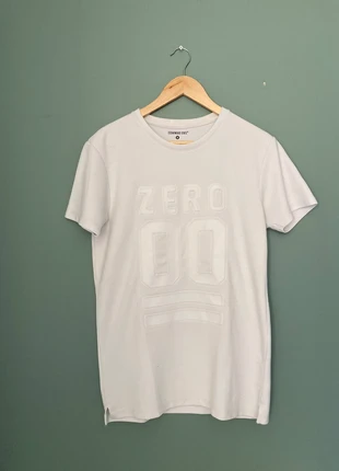 T-shirt Blanc Homme Taille M, brand: Bershka, condizioni: Buone, taglia: M, €2.00, €2.80 include la Protezione acquisti