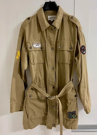 Cazadora Oversize Camel, marca: Stradivarius, estado: Muy bueno, tamaño: XS / 34 / 6, 10,00 €, 11,20 € Protección al comprador incluida