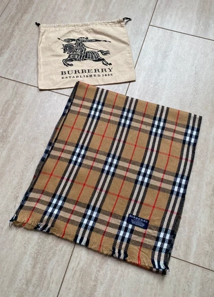 Écharpe Burberry Vintage à quadrillage pour Femmes, marque: Burberry, état: Très bon état, 49,00 €, 52,15 € Protection acheteurs incluse