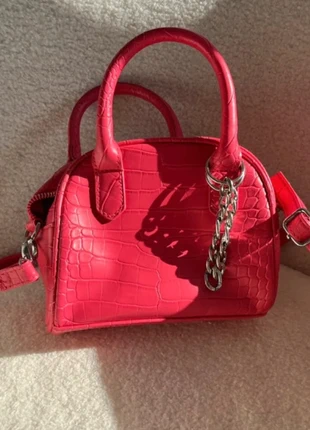 Petit sac rose fuschia motif crocodile, marca: Primark, estado: Muy bueno, 1,00 €, 1,75 € Protección al comprador incluida