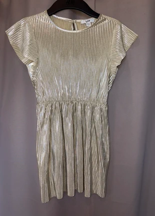 Jolie robe doré 💫, brand: La Halle, condition: Very good, size: 6 years / 116 cm, €5.50, €6.48 includes Buyer Protection